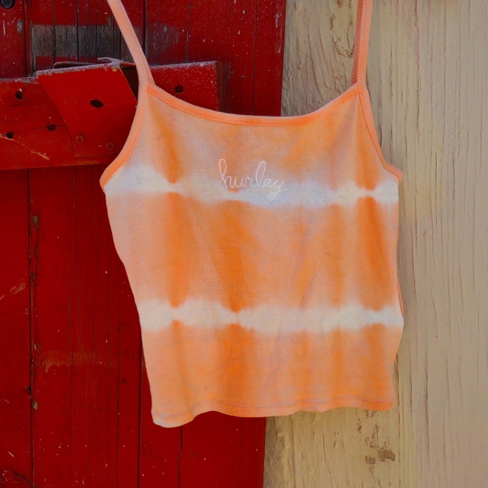 2 Tops Hurley & Rabbit Rose - Picture 2 of 13